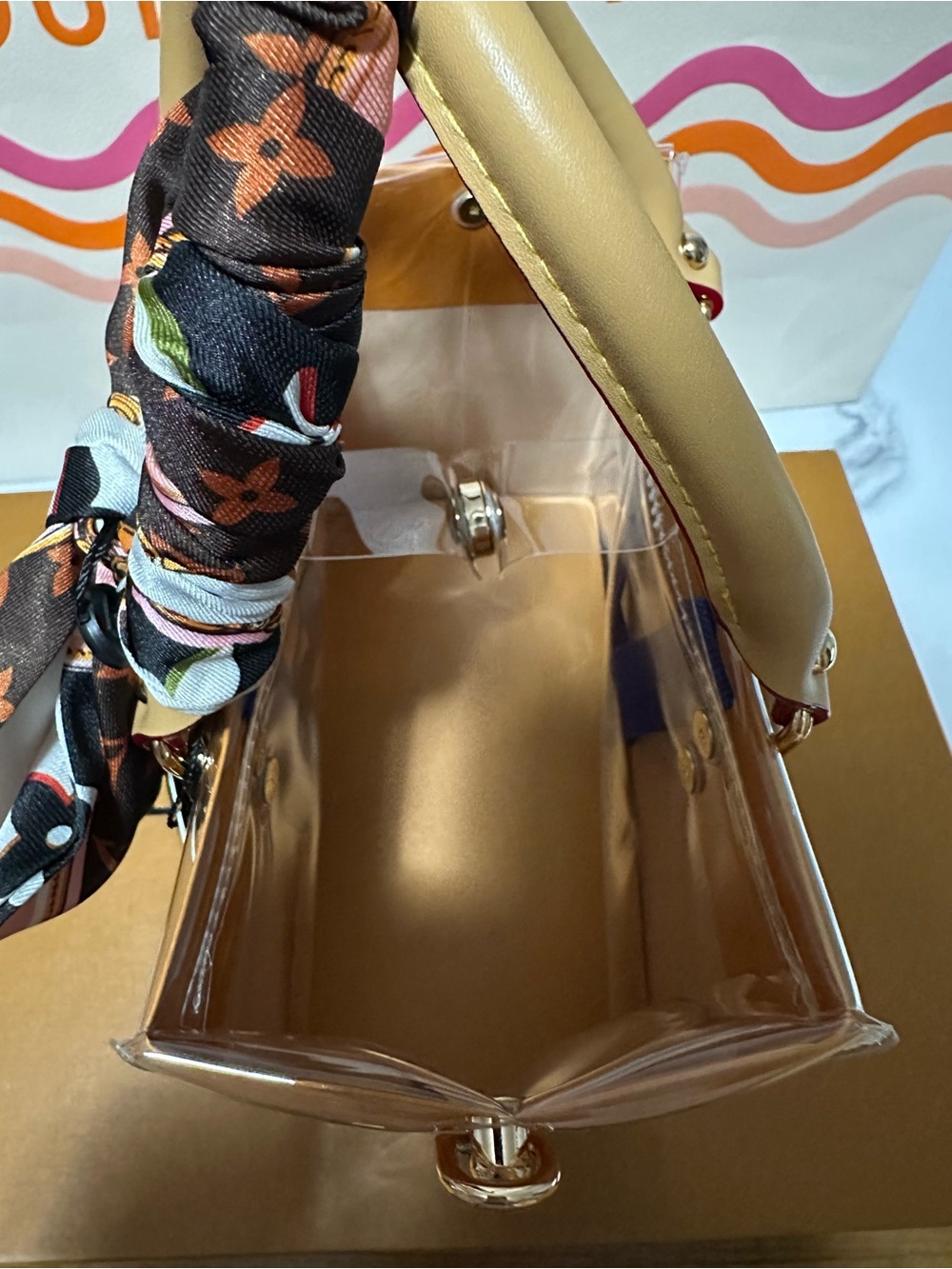 🧡💙🤩Louis Vuitton Gift Bag Tote with Bag Charm, Scarf & Key Chain🧡💙 - Picture 4 of 6